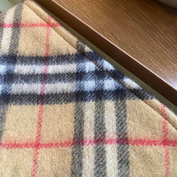 BURBERRY BANDANA  **SOLD** !!!! - Picture 5 of 9